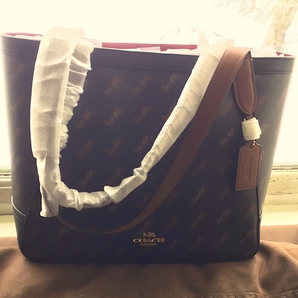 🎉Host Pick🎉🐎👜 COACH TOTE in HORSE AND CARRIAGE DIAGONAL PRINT. Bundle & save - Picture 13 of 13